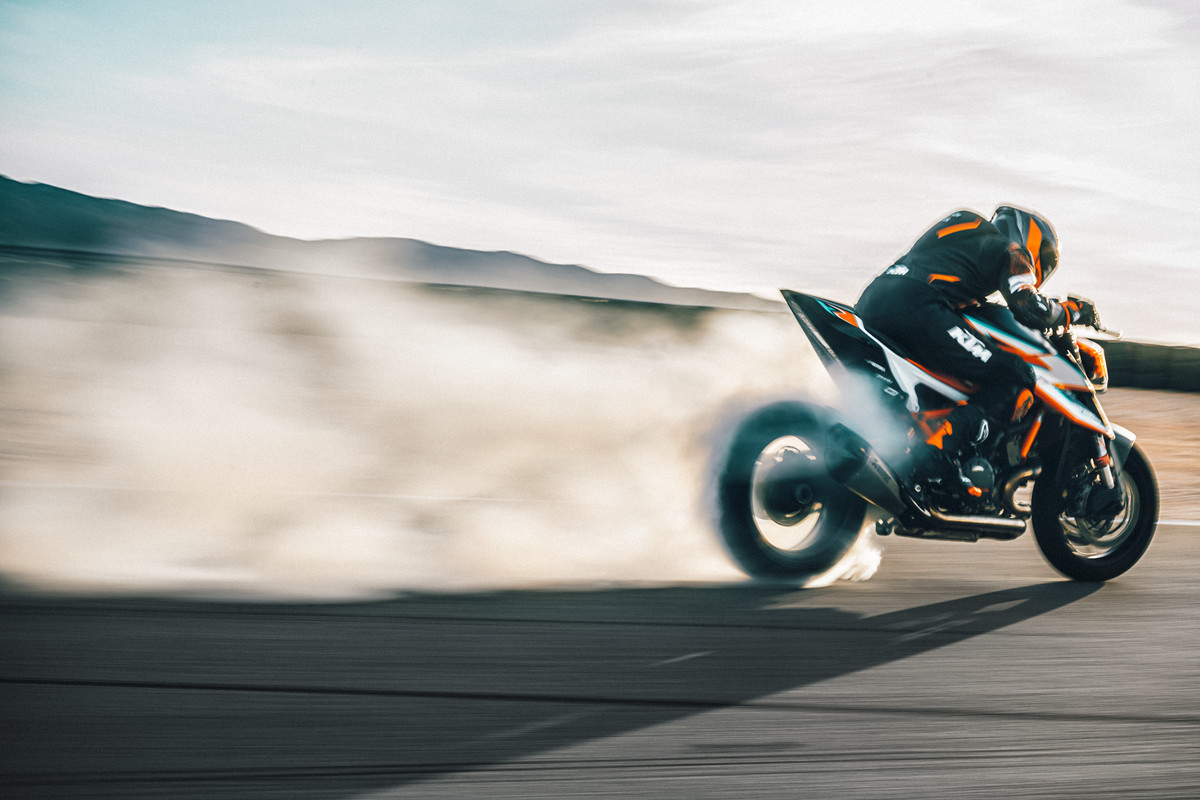 NOVEDAD LA KTM 1290 SUPER DUKE RR ENTRA EN ESCENA 